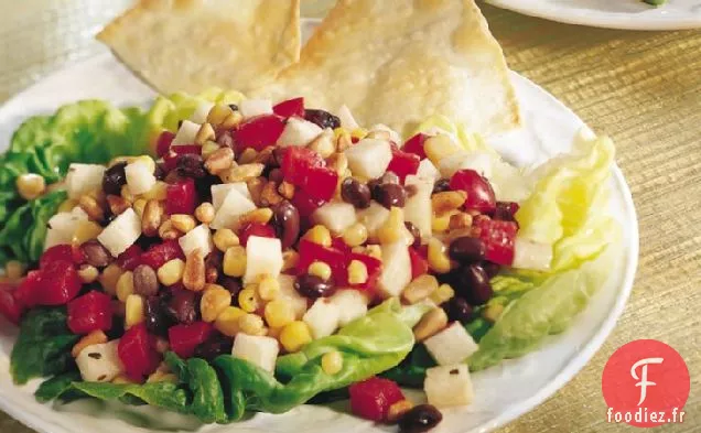 Salade de Maïs et Haricots Noirs avec Quartiers de Tortilla
