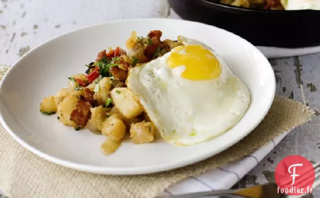 Hachis de Pommes de Terre et Bacon avec Œufs au plat