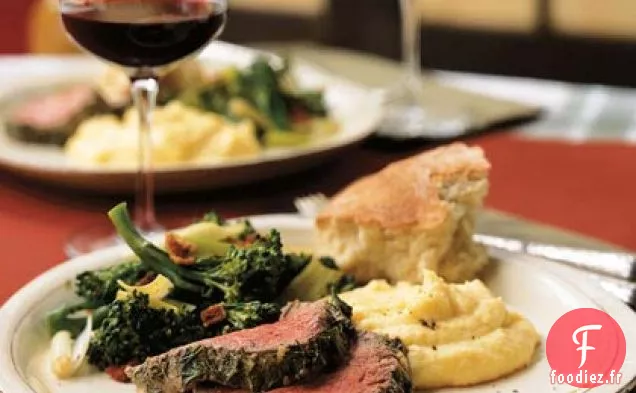 Filet de Bœuf en Croûte d'herbes, d'ail et de Moutarde