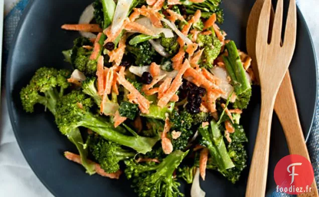 Salade De Brocoli Aux Carottes Et Aux Groseilles