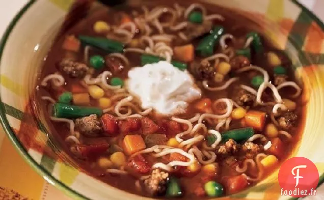 Soupe de Légumes au Bœuf et aux Nouilles Piquante