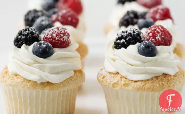 Cupcakes Angel Food à la Crème Fouettée et aux Baies
