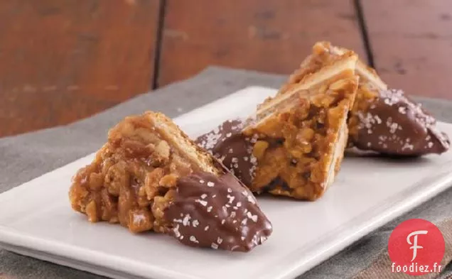 Quartiers De Pacanes Trempés Au Chocolat