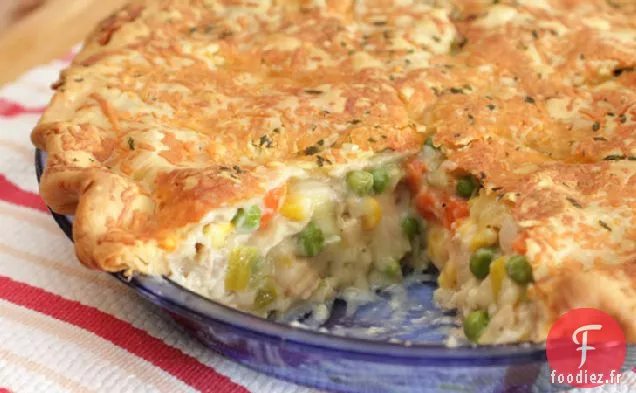 Tarte au Poulet aux Herbes et Croûte de Cheddar