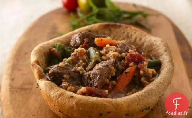 Ragoût de Bœuf et de Millet dans des bols à Pain