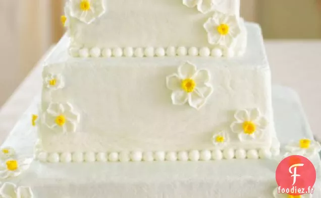 Gâteau de Mariage Blanc Fourré à la Framboise