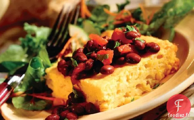 Carrés de Maïs Triple avec Sauce aux Haricots