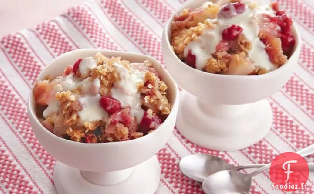 Croustillant aux Poires et Cerises avec Sauce à la Crème aux Amandes
