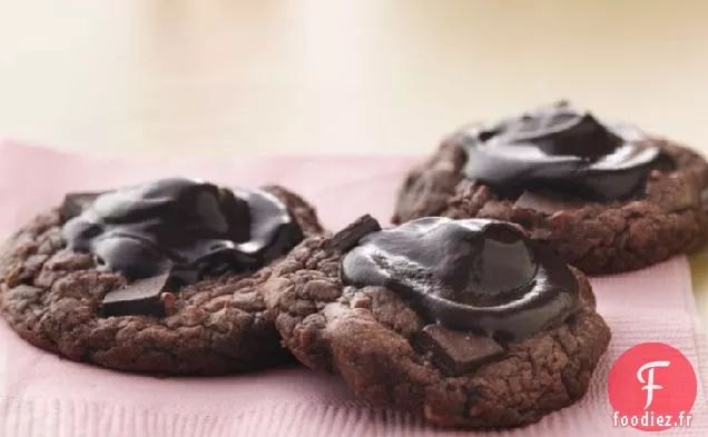 Biscuits Au Chocolat Et aux Cerises Garnis de Caramel