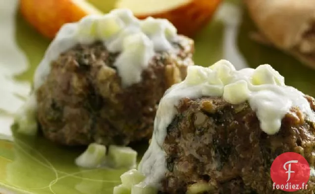 Mini Pains de Viande Grecs avec Sauce Tzatziki