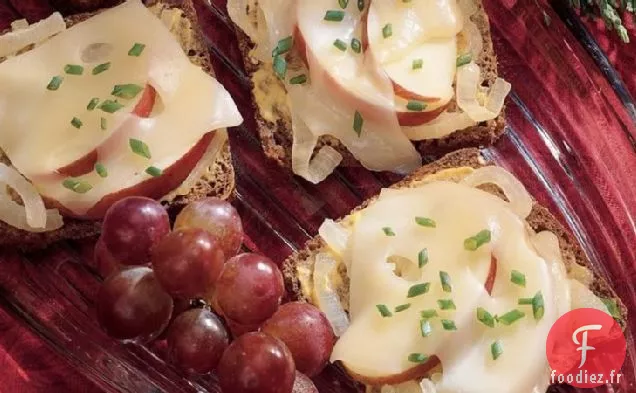 Canapés Jarlsberg, Oignons et Pommes