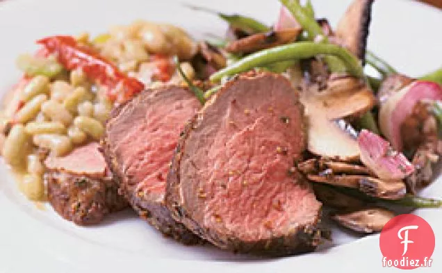 Filet De Bœuf Rôti À La Moutarde De Grains Entiers Et Croûte D'Herbes