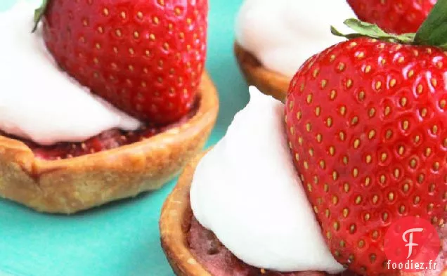 Mini Tartes à la Fraise Et à la Rhubarbe