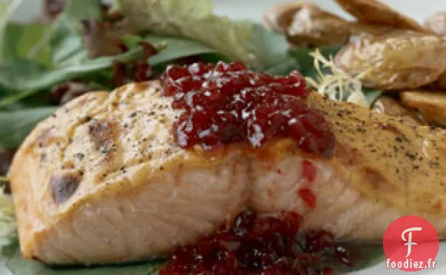 Saumon Rôti À La Moutarde Et Sauce Ligonberry