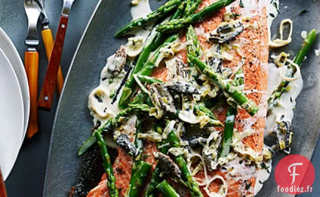 Saumon Royal Grillé aux Asperges, Morilles et Poireaux