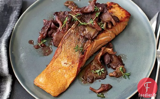 Saumon Rôti aux Pleurotes au Vin Rouge