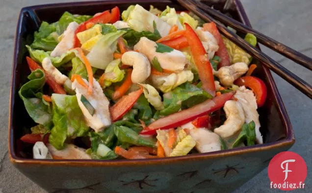 Salade De Poulet Chinoise Avec Vinaigrette Au Sésame Et Au Gingembre