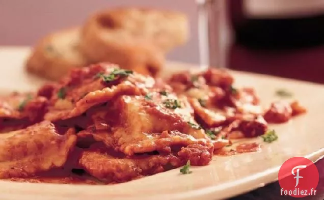 Casserole de Raviolis au Fromage à la Mijoteuse (Taille de la Foule)