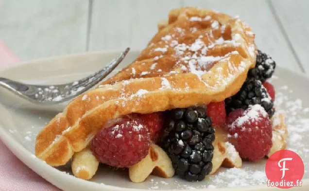 Sandwichs à la Gaufre au Citron avec Caillé de Citron et Baies fraîches