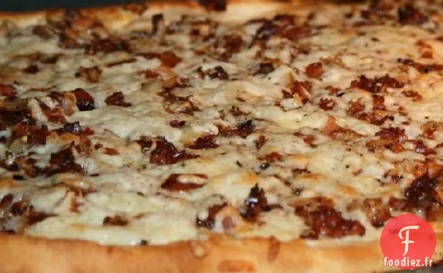 Pizza à l'Oignon Caramélisé et à la Pancetta Croustillante