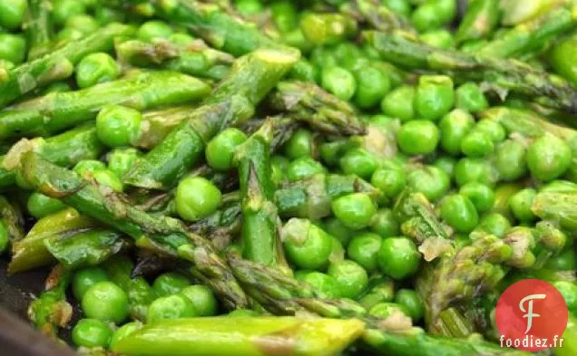 Asperges Et Petits Pois Sautés