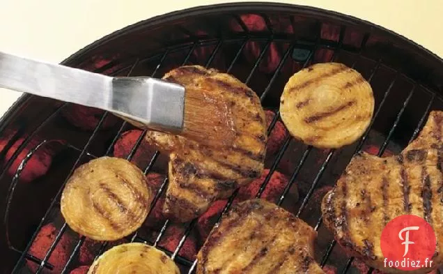 Côtelettes de Porc Grillées Mesquite à l'Oignon Doux