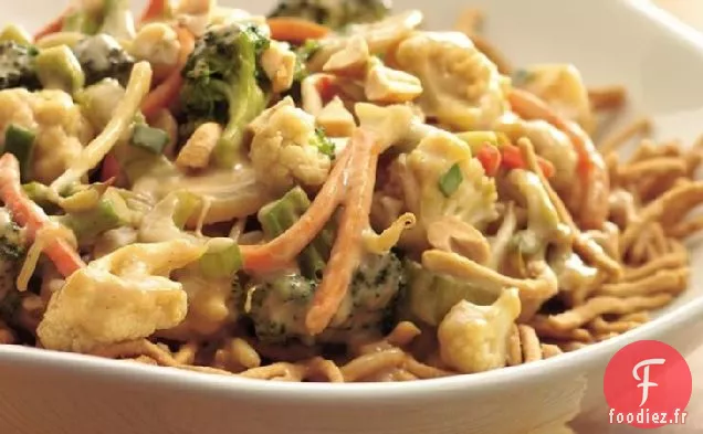 Légumes en Sauce aux Arachides avec Nouilles