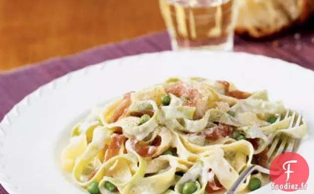 Fettuccine Alfredo aux Petits Pois et Prosciutto