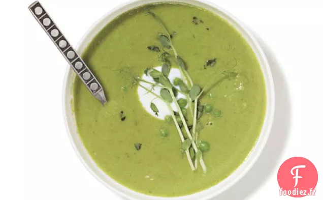 Soupe Aux Pois Verts À L'Estragon Et Aux Pousses De Pois