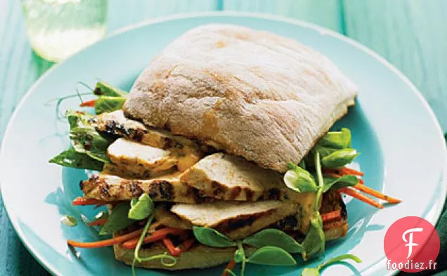 Sandwichs Charmoula au Poulet Grillé et aux Pousses de Pois