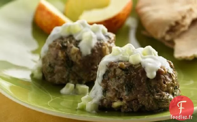 Mini Pains de Viande Grecs avec Sauce Tzatziki