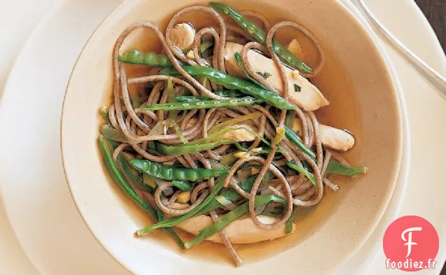 Soba au Thé Vert au Poulet et Pois Mange-tout