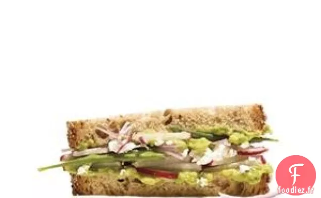 Sandwich À L'Avocat, Au Radis Et Aux Pois Mange-Tout
