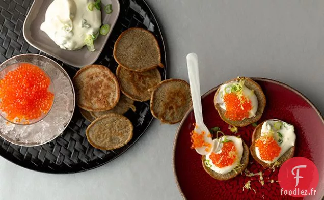 Blinis au Citron au Caviar et Crème Fraîche d'Échalotes