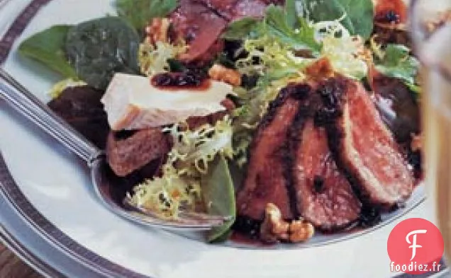 Salade de Canard aux Toasts au Fromage et Sauce Porto-Cassis