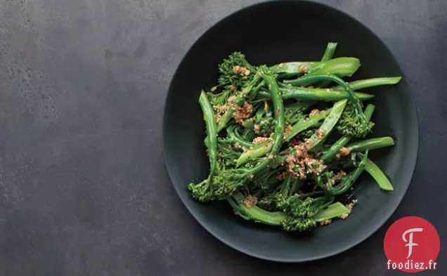 Broccolini à la Vinaigrette Épicée au Sésame