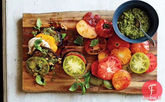 Pile d'aubergines, de Tomates et de Pesto