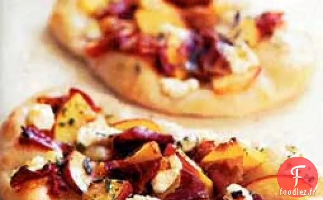 Pizzas à la Pêche, au Prosciutto et au Fromage de Chèvre