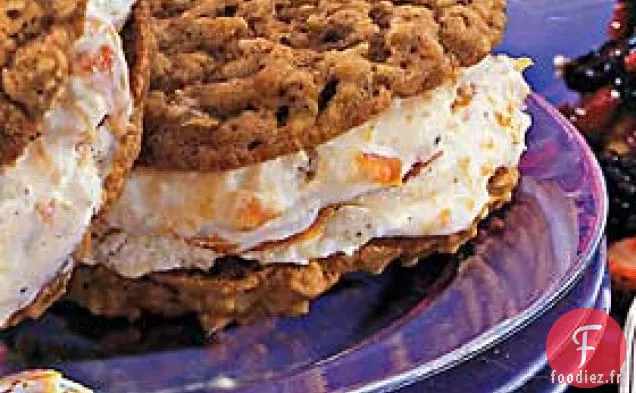 Sandwichs aux Biscuits à l'Avoine avec Glace à la Nectarine