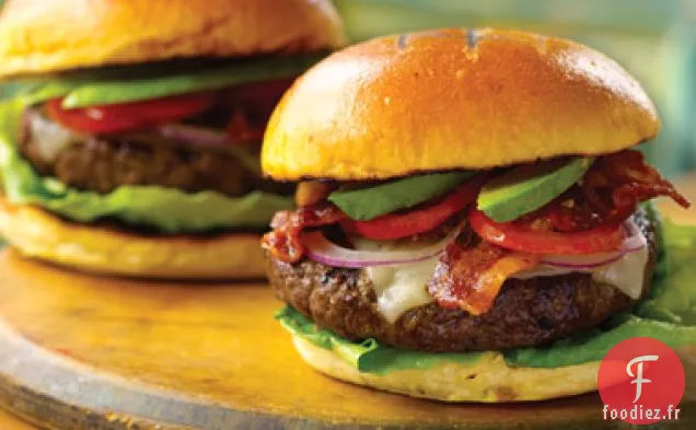 Hamburgers Suisses au Bacon à la Tomate et à l'Avocat