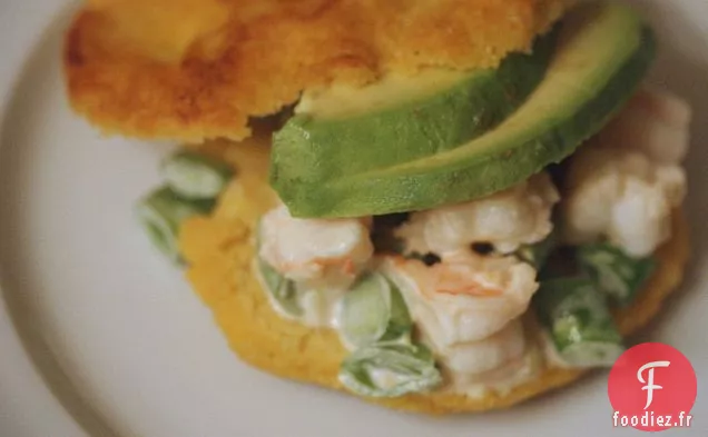 Salade De Crevettes Et Pois Chiches Arepas À L'Avocat Et Au Citron Vert