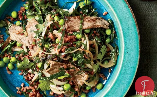 Riz Rouge Sauté avec Steak de Surlonge Tranché et Petits Pois