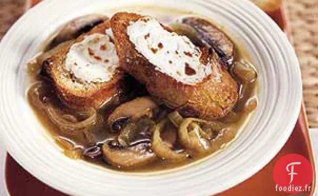 Soupe aux Oignons Caramélisés et Champignons Portobello avec Croûtons de Fromage de Chèvre