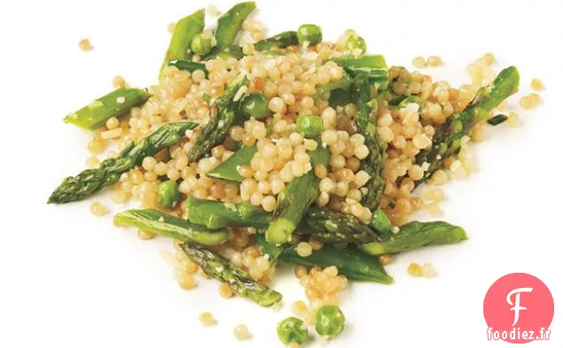 Couscous Israélien aux Asperges, Petits Pois et Boutons-Pression de Sucre