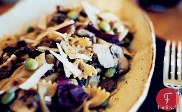 Salade de Pâtes Shiitake-Gingembre avec Radicchio