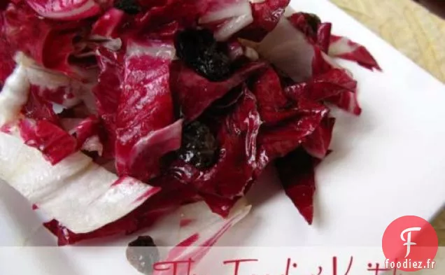 Salade De Radicchio Et Raisins Secs Avec Vinaigrette Au Citron