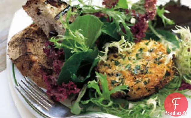 Salade de Chèvre Chaud avec Pain aux Olives Grillées