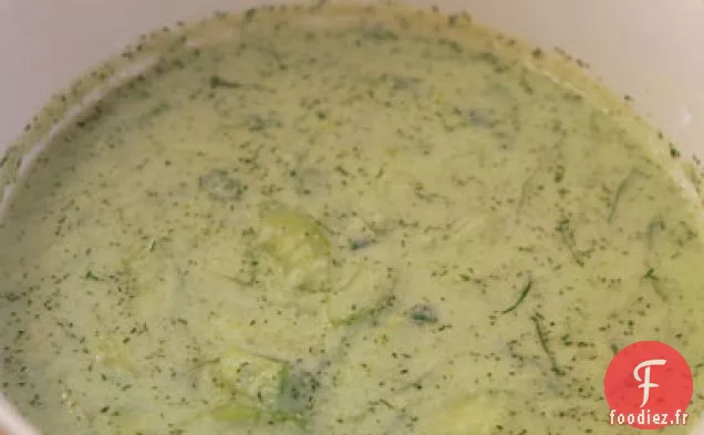 Soupe au Concombre et à l'aneth aux oignons verts
