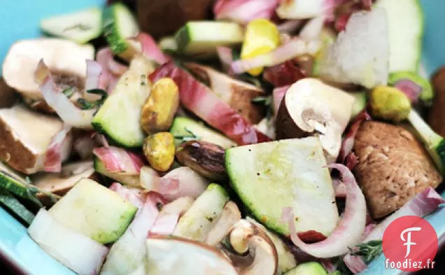 Champignons Aux Châtaignes, Courgettes Et Cicory Rouge
