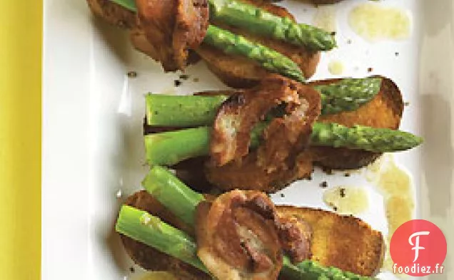 Toast d'Asperges chaudes avec Pancetta et Vinaigrette